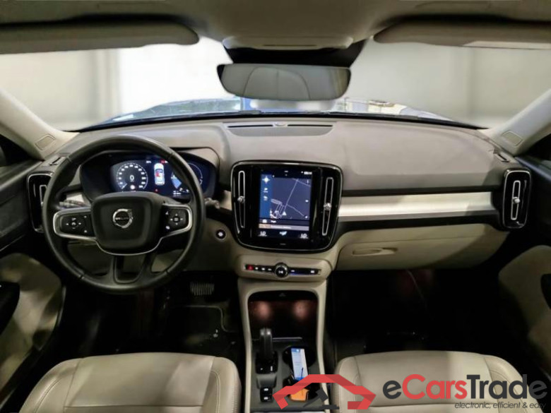 VOLVO XC40 / 2017 / 5P / SUV T5 PLUG-IN HYBRID AUTO RECH INSCRIP EXPR #3