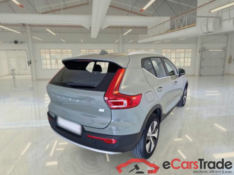 VOLVO XC40 / 2021 / 5P / SUV T4 RECHARGE PLUG-IN AUTO CORE #2