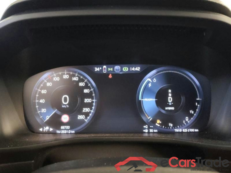 VOLVO XC40 / 2021 / 5P / SUV T4 RECHARGE PLUG-IN AUTO CORE #4