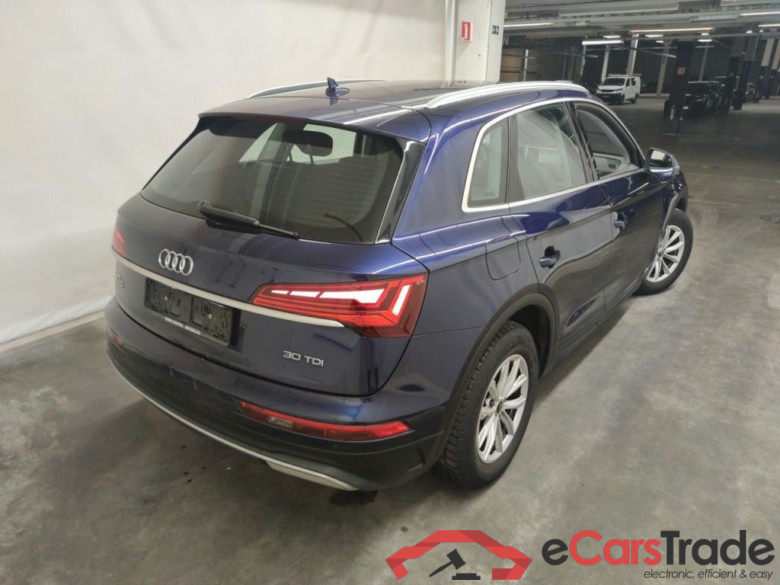 Audi Q5 Business Ed. Attraction 30 TDI S tronic 5d #2