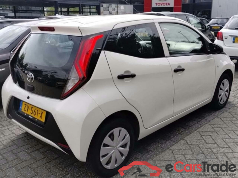 TOYOTA Aygo 1.0 VVT-i x-fun #4