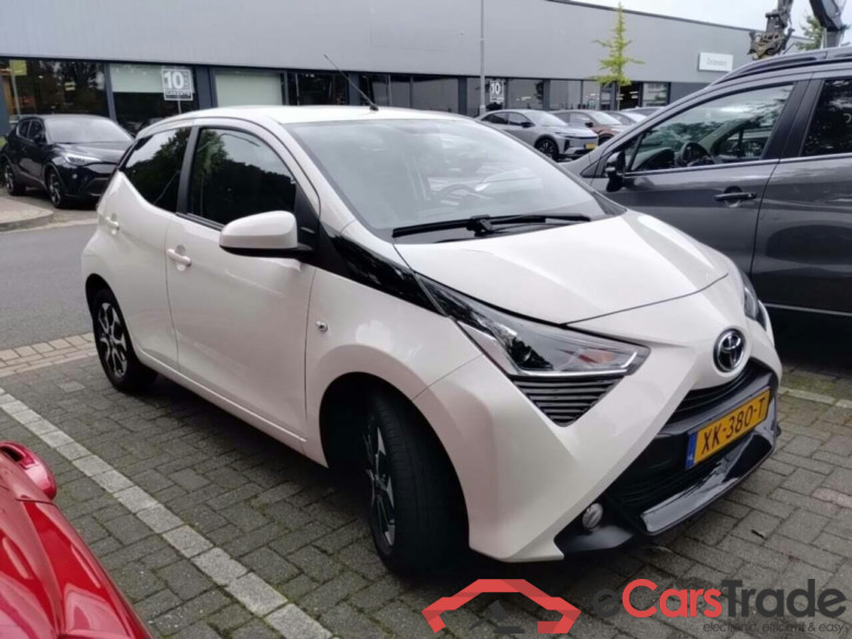 TOYOTA Aygo 1.0 VVT-i x-clusiv #2