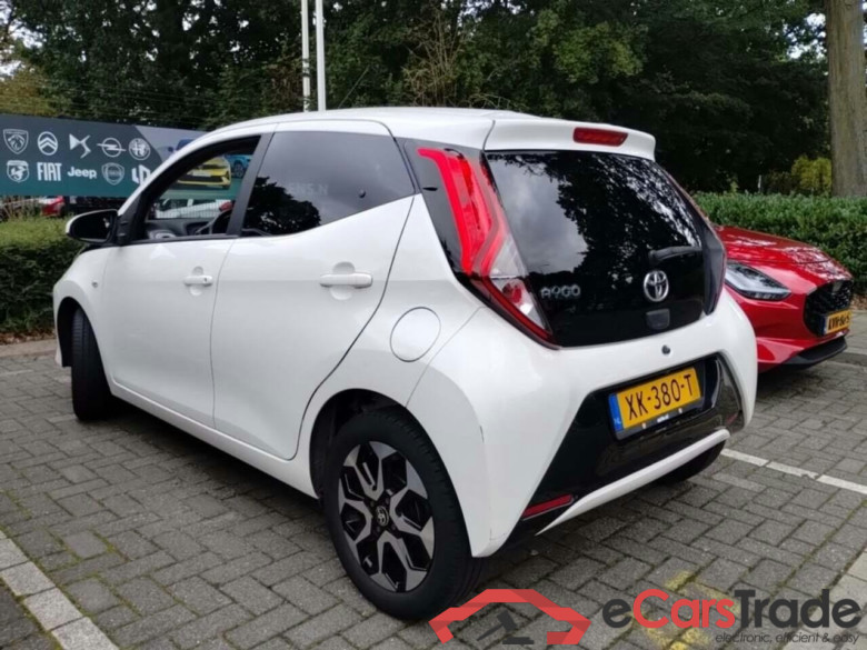 TOYOTA Aygo 1.0 VVT-i x-clusiv #3