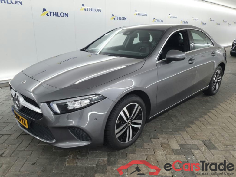 MERCEDES-BENZ A-Klasse Limousine A 250 e DCT Luxury Line 4D 160kW #1