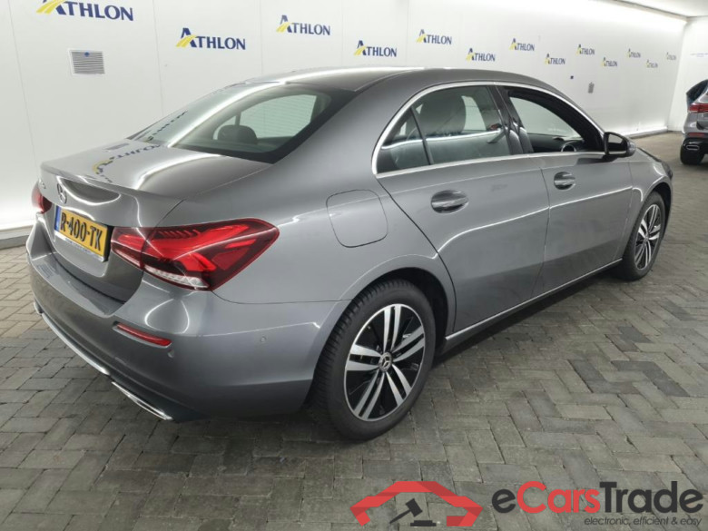 MERCEDES-BENZ A-Klasse Limousine A 250 e DCT Luxury Line 4D 160kW #3