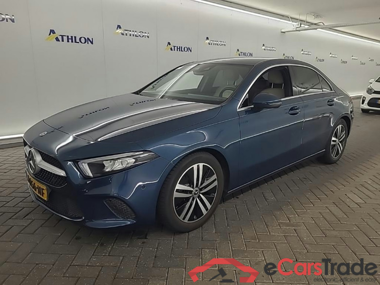 MERCEDES-BENZ A-Klasse Limousine A 180 7G-DCT Business Solution Luxury 4D 100kW
