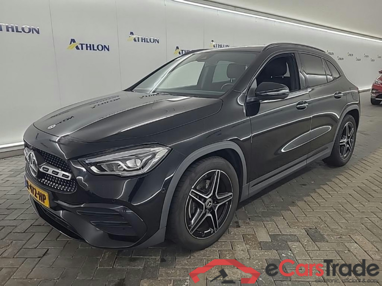 MERCEDES-BENZ GLA GLA 180 DCT AMG Line 5D 100kW