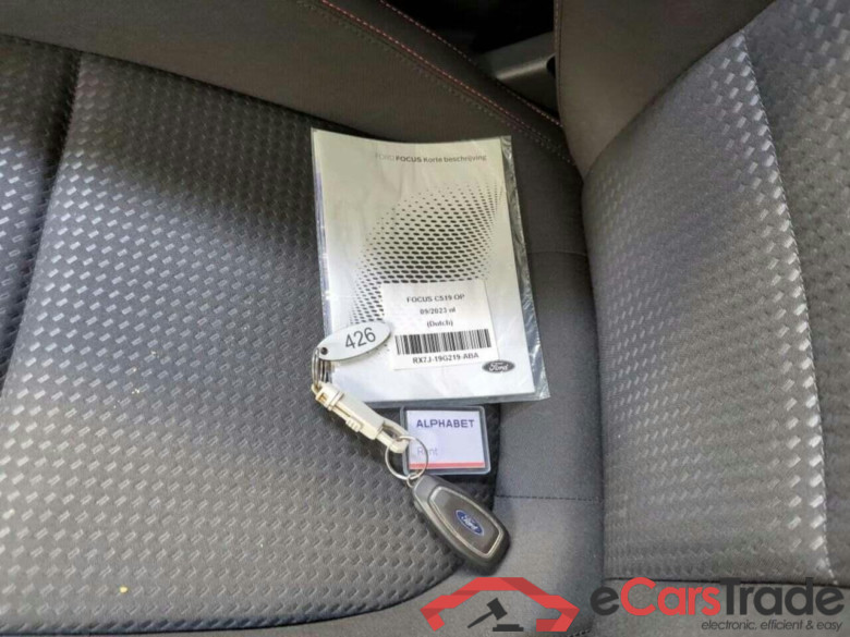 FORD Focus Wagon 1.0 EBH ST Line #5