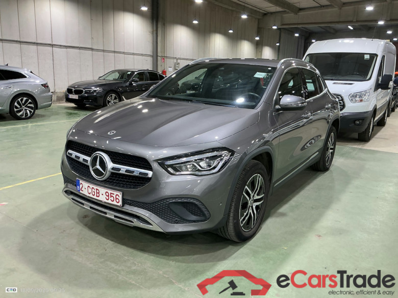 MERCEDES-BENZ GLA 2.0 GLA 180 D DCT BUSINESS SOLUTION #1