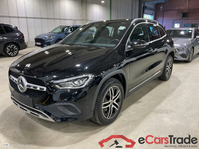 MERCEDES-BENZ GLA 2.0 GLA 200 D DCT 4MATIC 4WD BUS SOL
