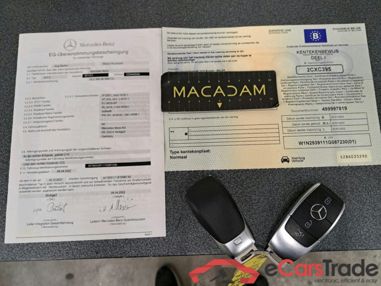 MERCEDES - MER GLC 300 de 4MATIC 306PK DCT AMG Line & Night Pack & Premium Plus With Heated Seats & Keyless & Parking 360 Camera & 20 Inch Alloy * HYBRID * #4