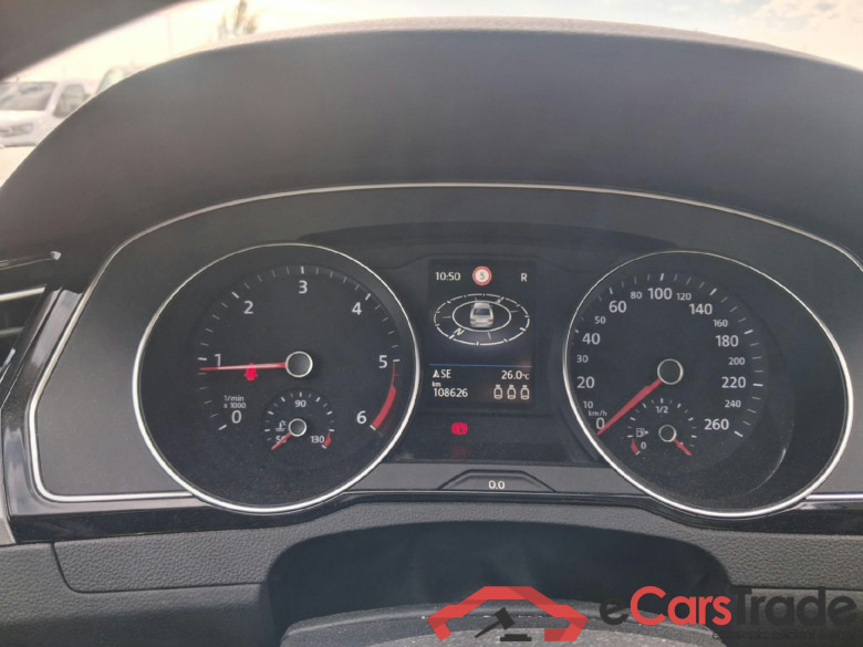 VOLKSWAGEN Passat / 2019 / 4P / sedán Executive 2.0 TDI 110kW (150CV) DSG #4