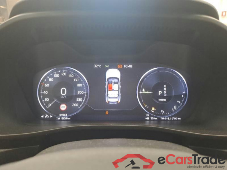 VOLVO XC40 / 2017 / 5P / SUV T4 Plug-in Hybrid auto Rech Inscrip Expr #4