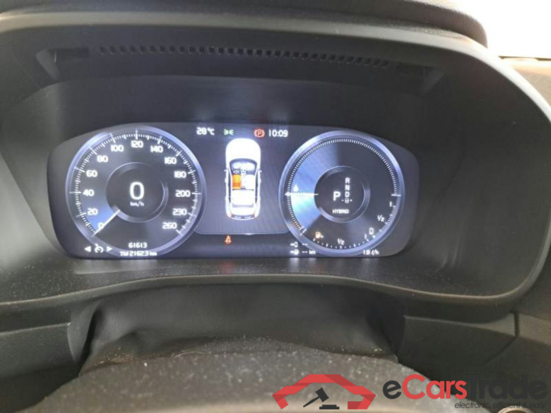 VOLVO XC40 / 2021 / 5P / SUV T4 Recharge Plug-in auto Essential #4
