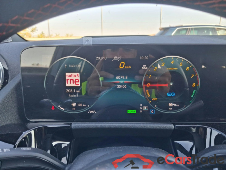 MERCEDES-BENZ GLA / 2020 / 5P / todoterreno GLA 250 e #4