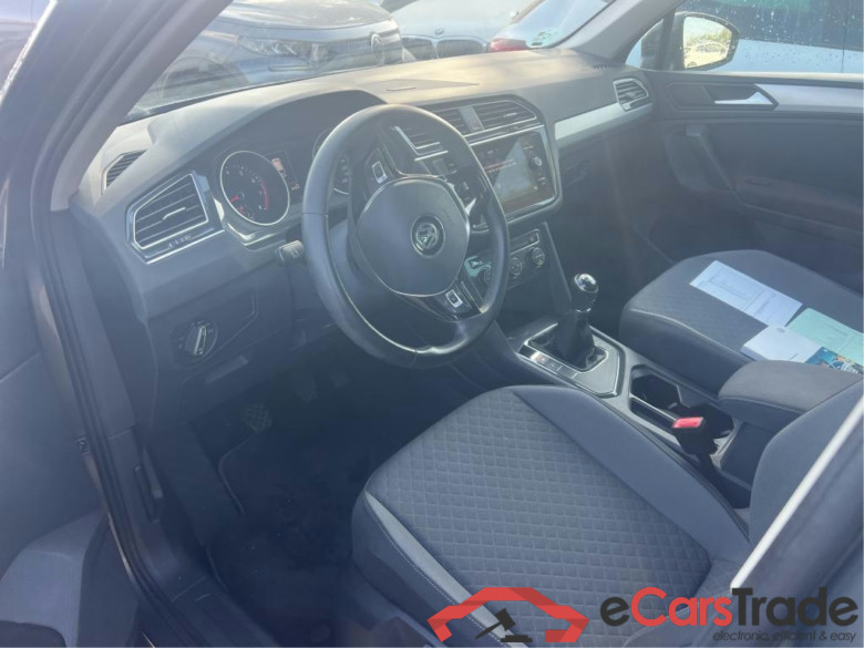 VOLKSWAGEN Tiguan / 2016 / 5P / todoterreno Advance 1.5 TSI 96kW (130CV) #3