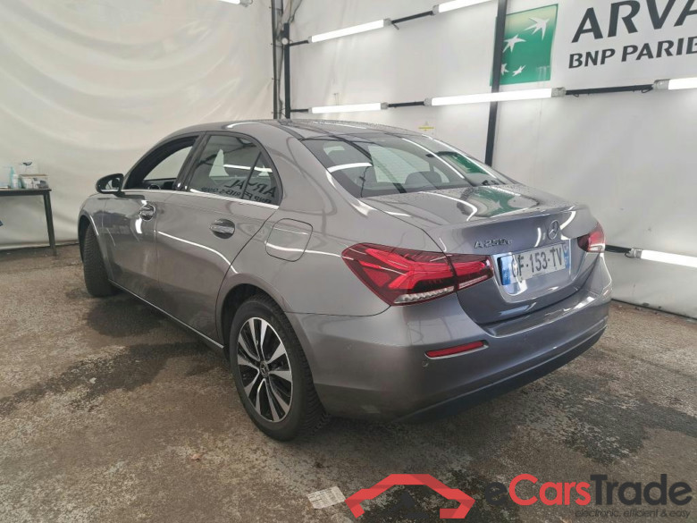 MERCEDES-BENZ Classe A Berline / 2018 / 4P / Berline A 250 e Business Line 8G-DCT #3