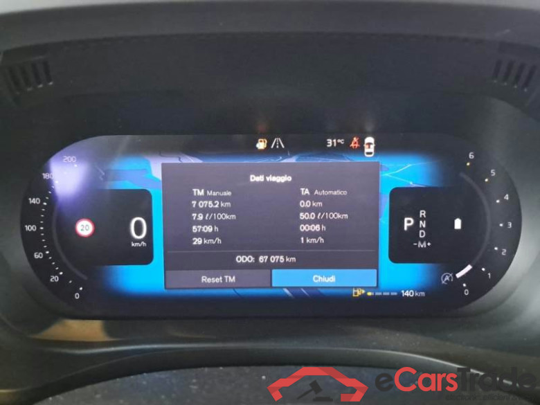 VOLVO XC60 / 2021 / 5P / SUV B4 D AWD automatico Plus Dark #4