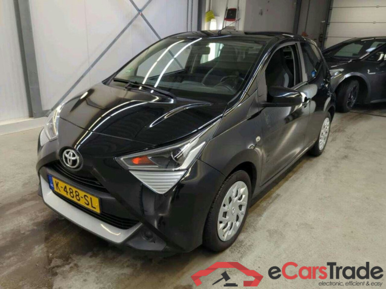 TOYOTA Aygo 1.0 VVT-i x-play