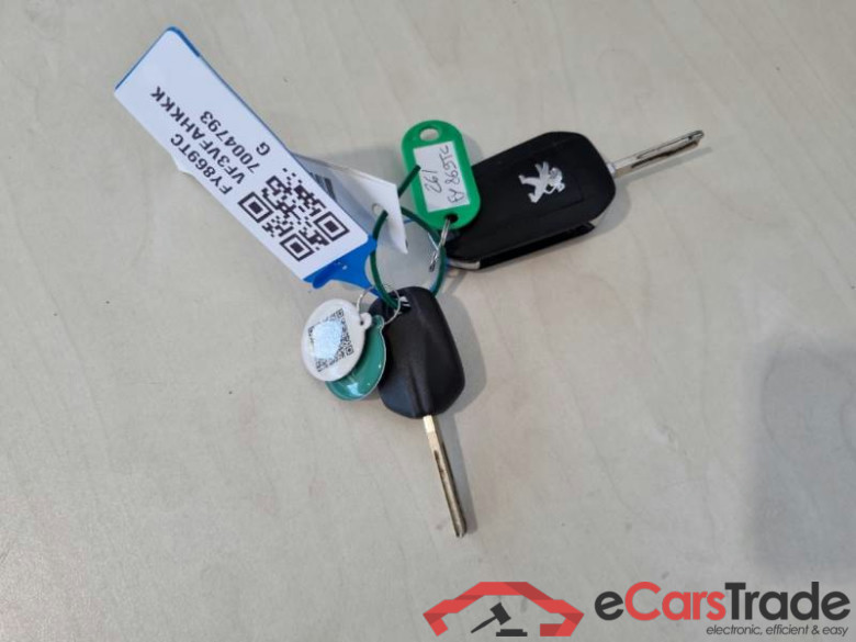 PEUGEOT EXPERT / 2016 / 4P / FURGONE 2.0 BLUEHDI 120 PREMIUM STANDARD #1