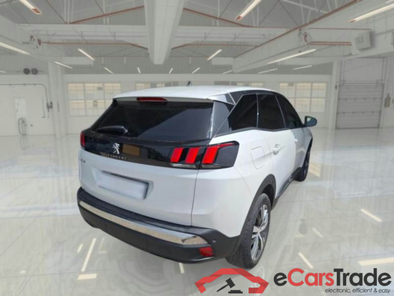 PEUGEOT 3008 / 2020 / 5P / SUV BLUEHDI 130 EAT8 SeS ALLURE #2