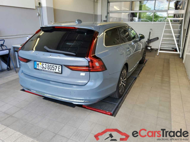 Volvo V90 Kombi (03.2016->) DE - Kb5 T6 Twin Engine AWD PHEV EU6d, Core, 2021 - 2024 #3