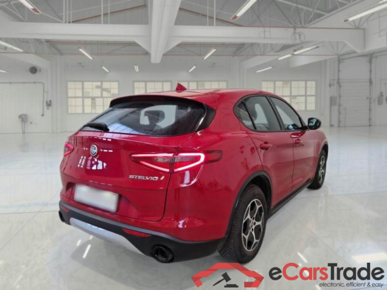 ALFA ROMEO STELVIO / 2017 / 5P / SUV 2.2 TD 190 CV SUPER BUSINESS AT8 Q4 #2