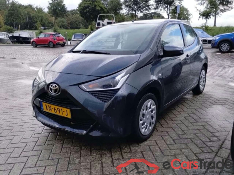 TOYOTA Aygo 1.0 VVT-i x-play #1