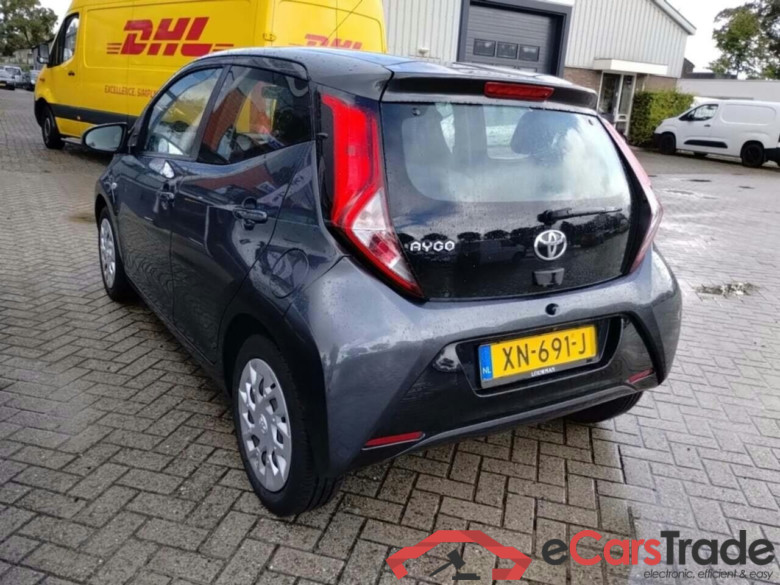 TOYOTA Aygo 1.0 VVT-i x-play #3