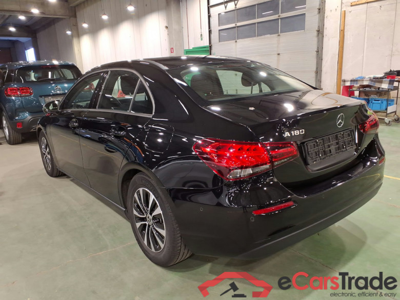MERCEDES-BENZ A-CLASS 1.3 A 180 ESSENTIAL LINE DCT #2