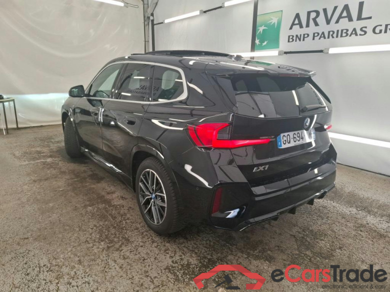 Série iX1 30 xDrive M Sport 64kWh BVA #3