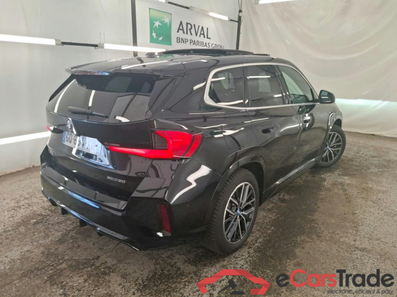 Série iX1 30 xDrive M Sport 64kWh BVA #4