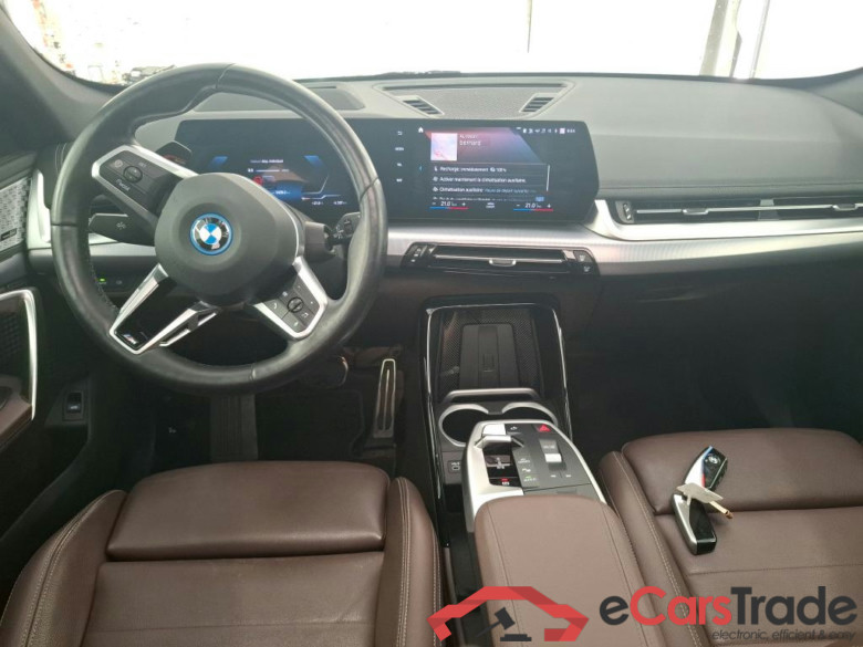 Série iX1 30 xDrive M Sport 64kWh BVA #6