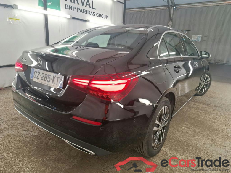 MERCEDES-BENZ Classe A Berline / 2022 / 4P / Berline A 250 e Business Line 8G-DCT #4