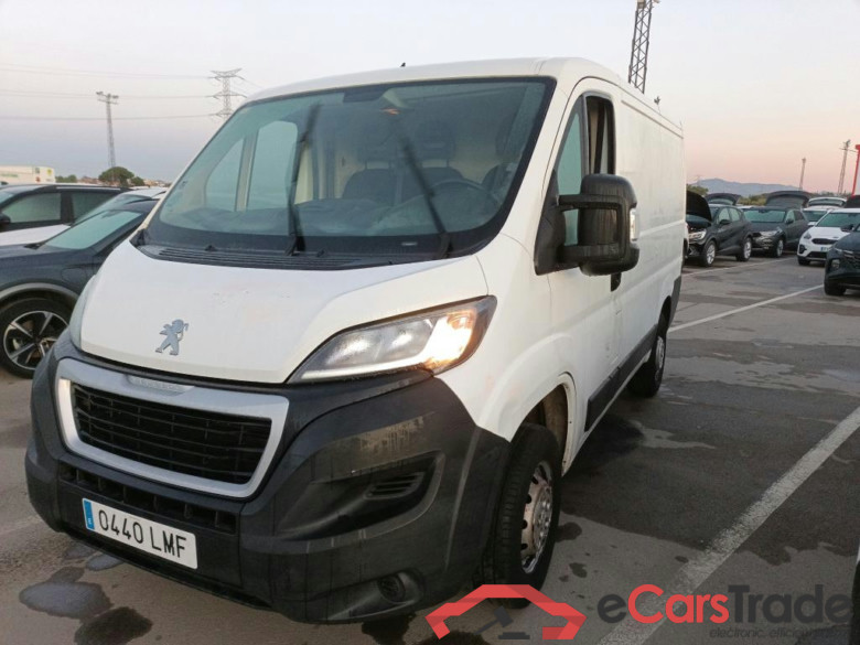 PEUGEOT Boxer / 2014 / 4P / furgón 330 L1 H1 BHDI 103kW (140CV) S&S 6 V M (CX)