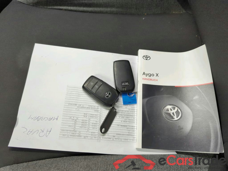 Aygo X Play 1.0 53KW MT5 E6d #3
