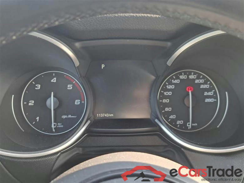 ALFA ROMEO STELVIO / 2017 / 5P / SUV 2.2 TD 190 CV SUPER BUSINESS AT8 Q4 #4