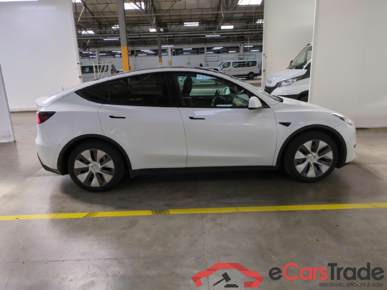 TESLA Model Y / 2021 / 5P / SUV RWD #6