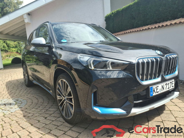 BMW iX1 
