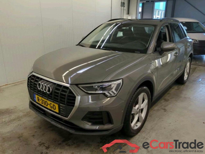 AUDI Q3 45 TFSI e Adv Editi.