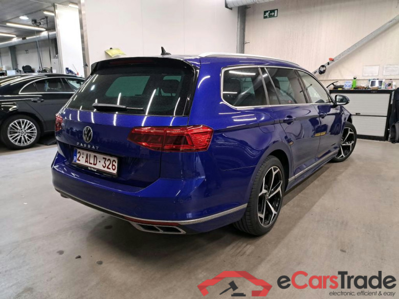 VOLKSWAGEN - VW  PASSAT VARIANT TSI OPF 150PK DSG7  Elegance Business R-Line Pack Adventure With Nappa Leather & Travel & Towing Hook & Area View & Pano Roof * PETROL * #2