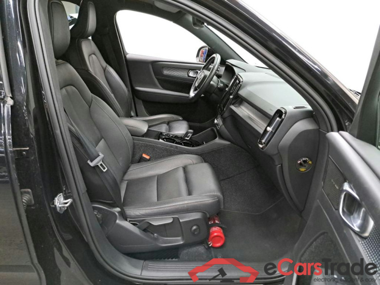 VOLVO - VOL XC40 T4 Recharge 211PK Geartronic R-Design With Arianne Leather & Winter & Tech & Park Assist Pack & 360 Camera & Intellisafe Surround & Sunroof  * HYBRID * #3