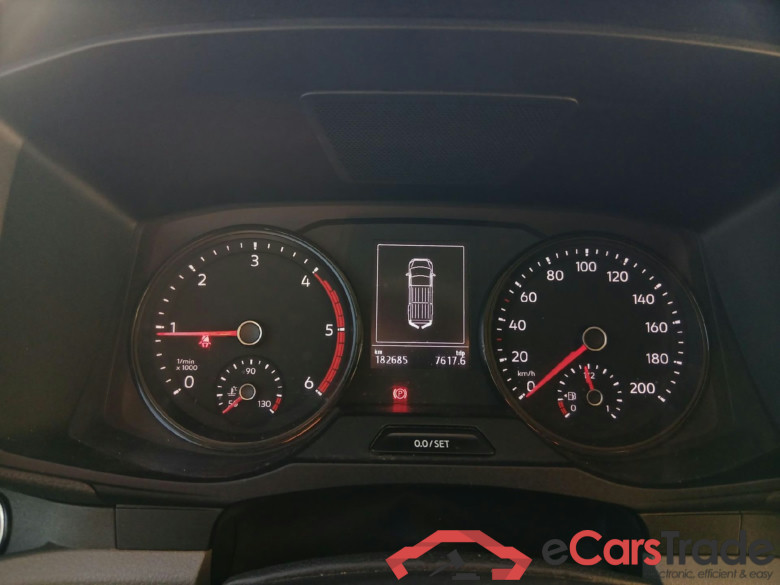 VOLKSWAGEN Crafter / 2017 / 4P / furgón 35 Furgón BM TN L3H2 2.0TDI 130kW(177CV) #4