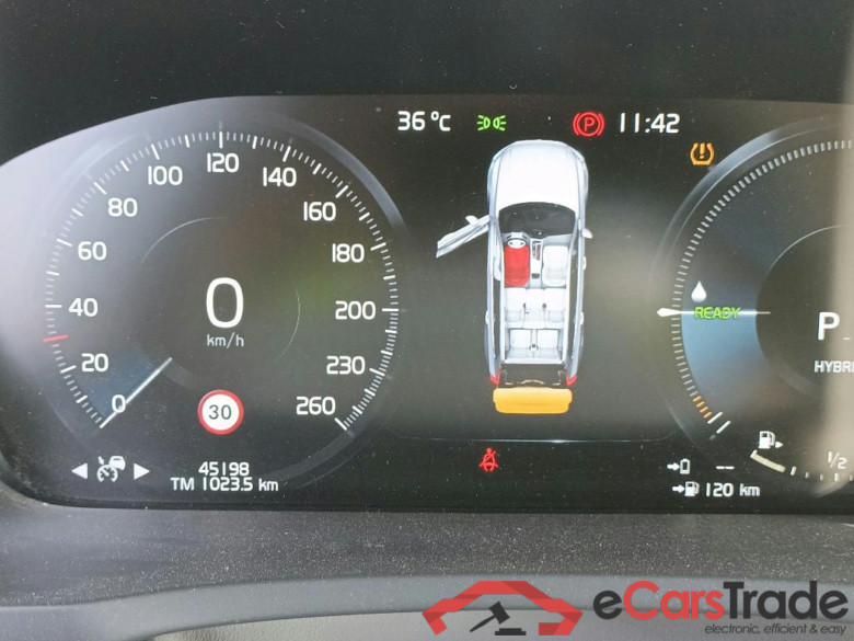 VOLVO XC90 / 2019 / 5P / todoterreno 2.0 T8 AWD Recharge Inscription Exp Auto #5