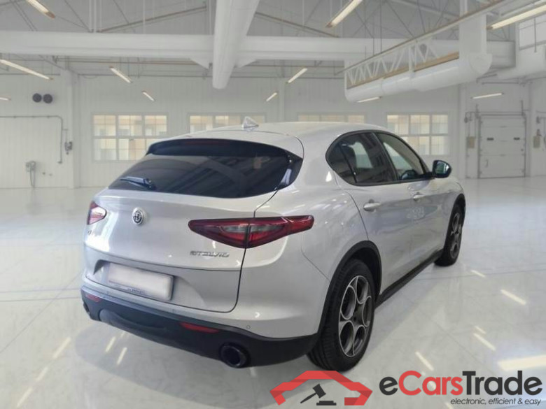 ALFA ROMEO STELVIO / 2017 / 5P / SUV 2.2 TD 190 CV SPRINT AT8 Q4 #2