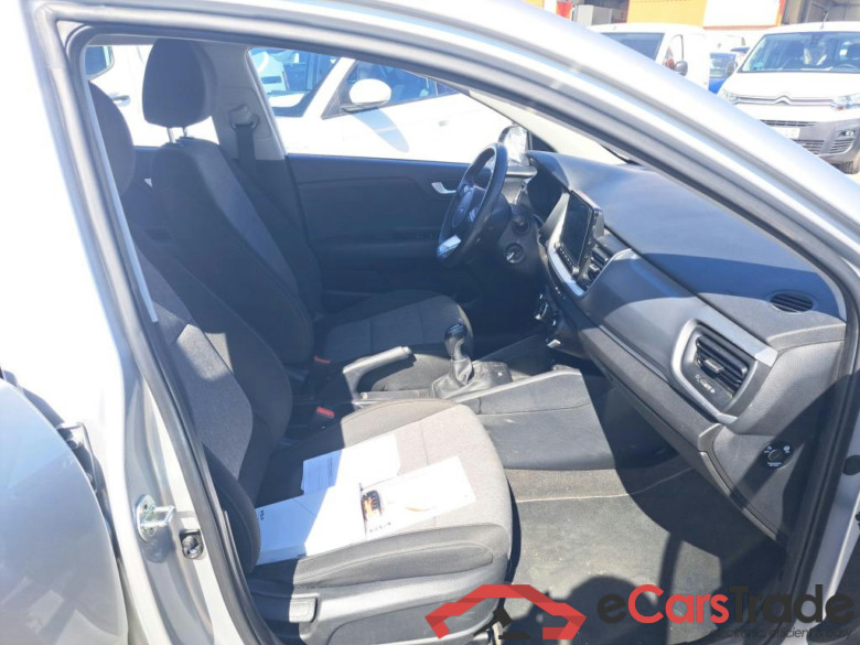 KIA Stonic / 2017 / 5P / todoterreno 1.0 T-GDi 74kW MHEV iMT Concept Plus(SL)(SP) #6