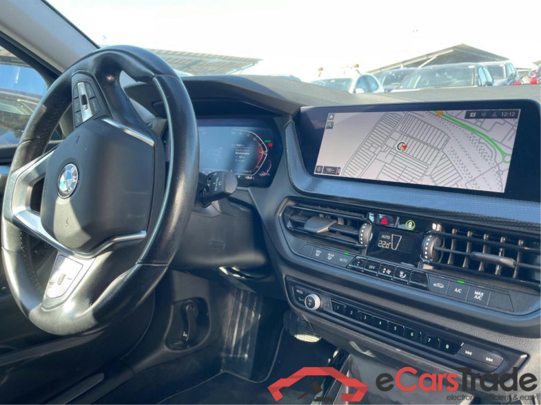 BMW 118i Sport-Line Aut. LED LC-Pro Navi 1/2 Sport-Leather KeylessGo Camera Klima PDC ... #5