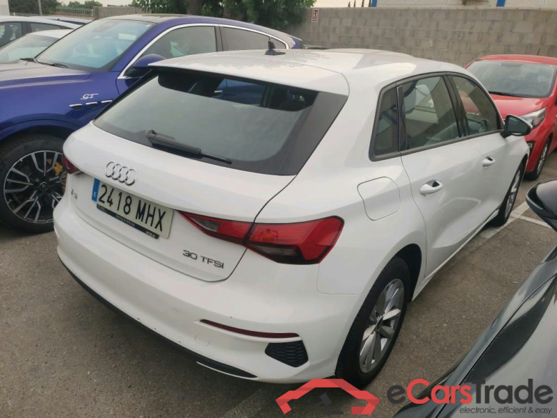 AUDI A3 / 2020 / 5P / berlina con portón Sportback 30 TFSI 81kW (110CV) S tronic #2