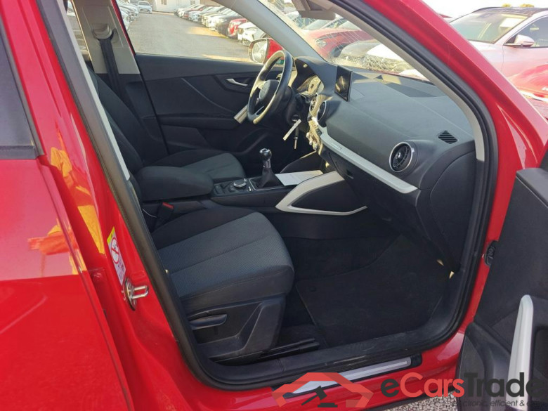 AUDI Q2 / 2016 / 5P / todoterreno Design 30 TFSI 85kW (116CV) #6