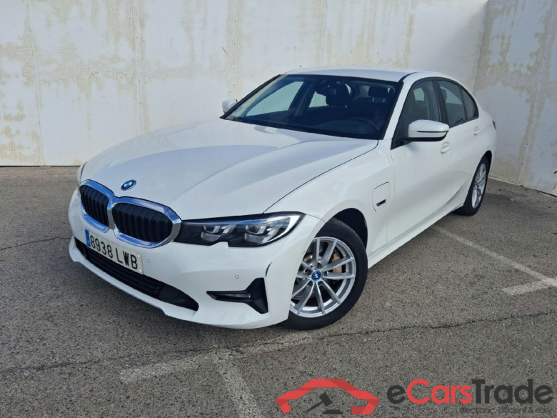 BMW Serie 3 / 2018 / 4P / sedán 330e #1